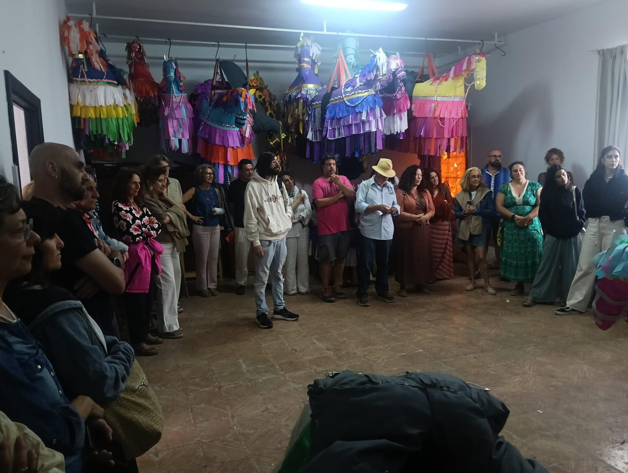 Visita al local de la Asociación de los Caballos Fuscos de Los Quemados.