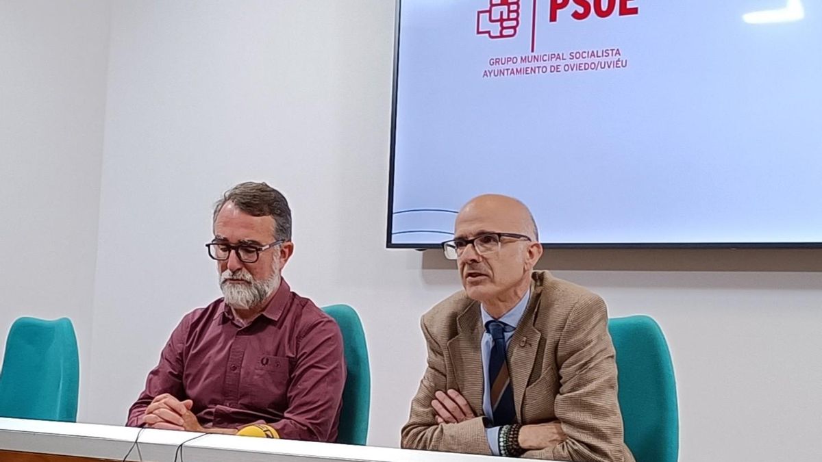 Los concejales socialistas Juan Álvarez Areces y Jorge García Monsalve.