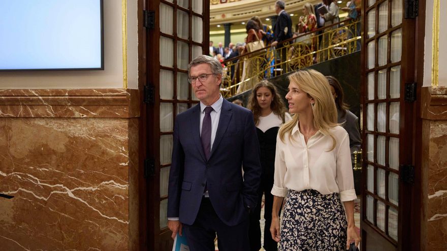 Feijóo acusa a Sánchez de perseguir periodistas “como Franco” por aplicar la directiva europea sobre medios