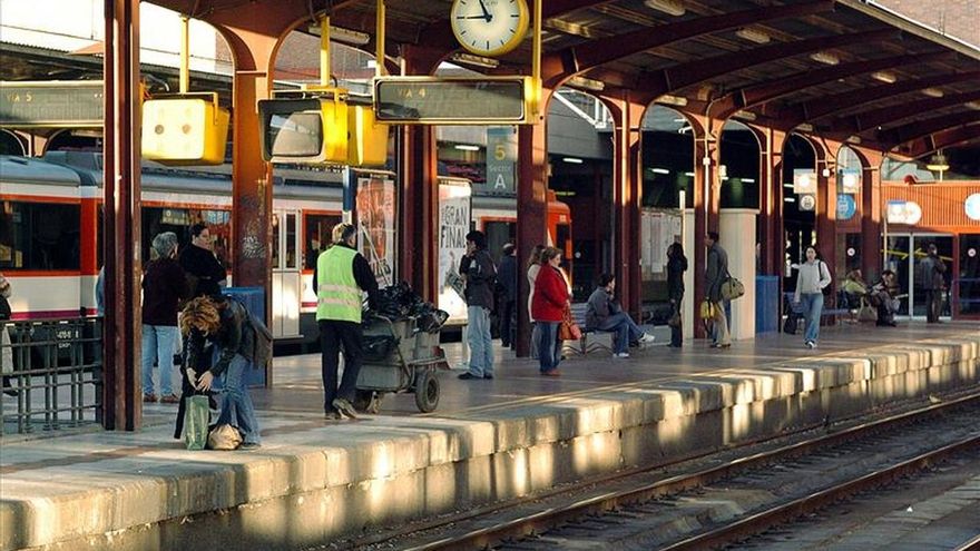 Mañana habrá una nueva jornada de paros parciales en Adif y Renfe