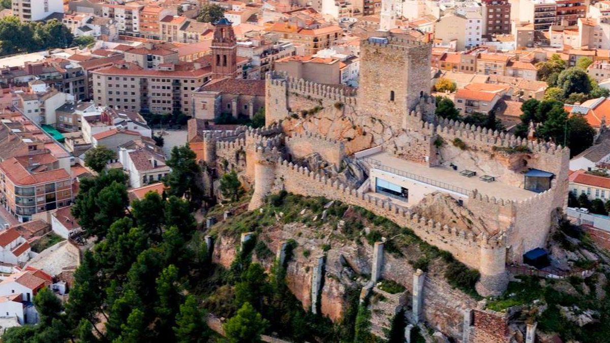 Almansa aprueba "el mayor presupuesto de su historia" tras "ordenar la casa y pensar a medio y largo plazo"