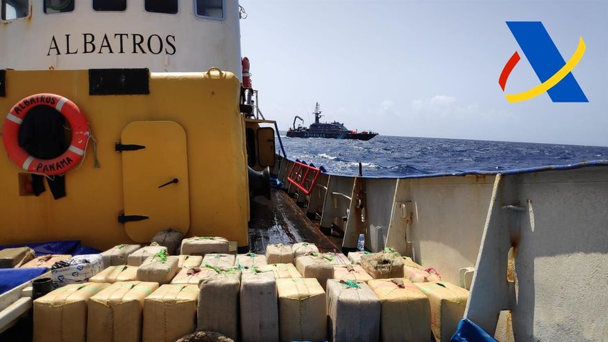 El pesquero interceptado el sábado al sur de Canarias con drogas transportaba 18 toneladas de hachís