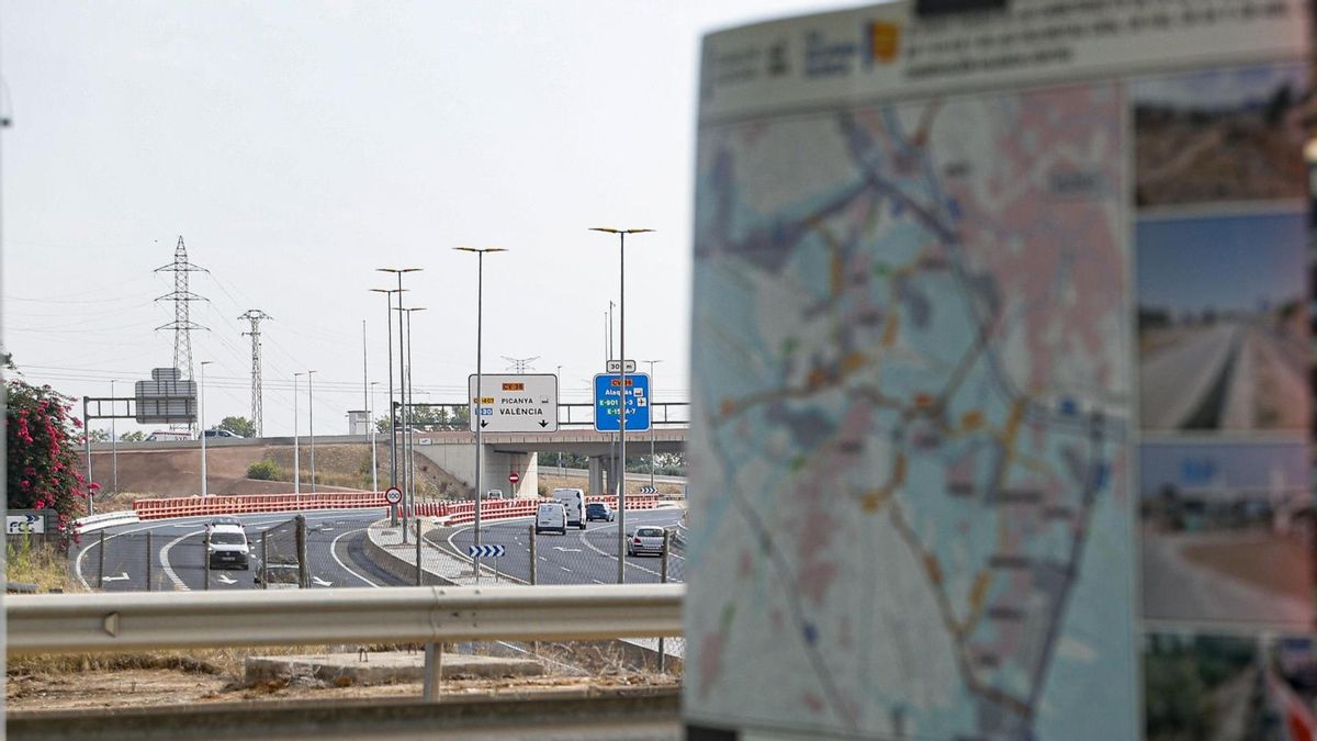 Acte de reobertura íntegral de la carretera CV-33, danyada durant la dana entre Torrent, Picanya i la V-31.