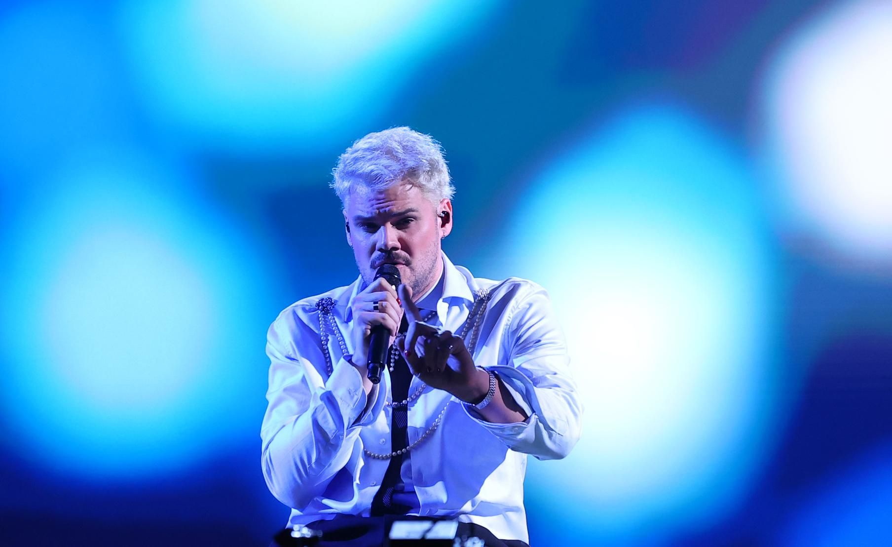 Greg Taro en su actuación de la primera semifinal del Benidorm Fest 2026