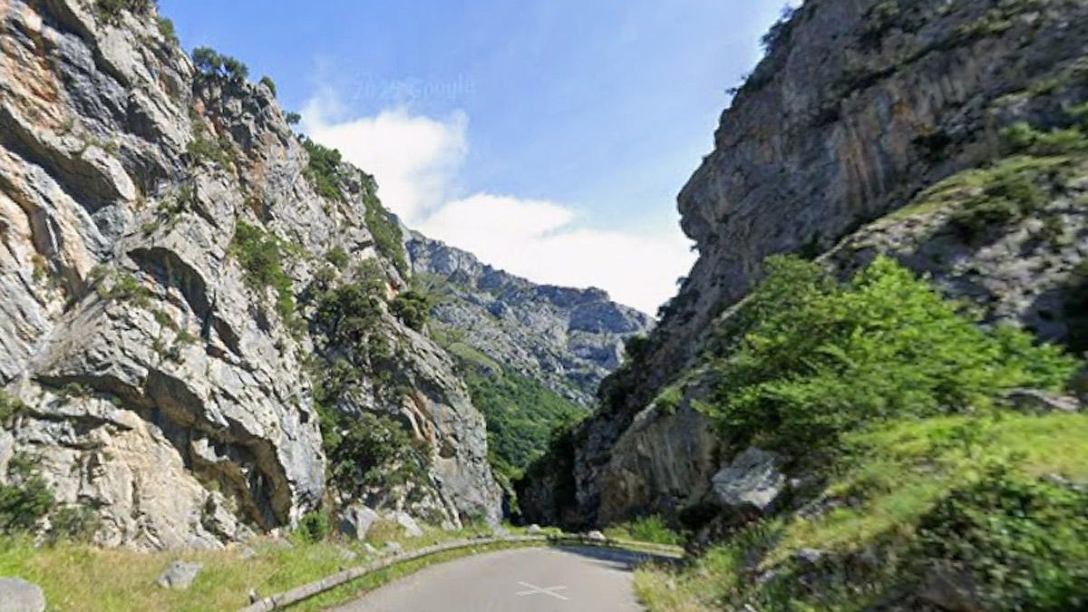La Guardia Civil investiga la muerte de una joven que cayó por una ladera en Picos de Europa