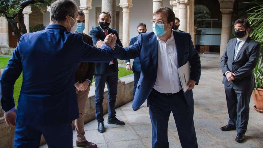 Fernández Vara, antes de la firma del contrato Junta-Urbaser