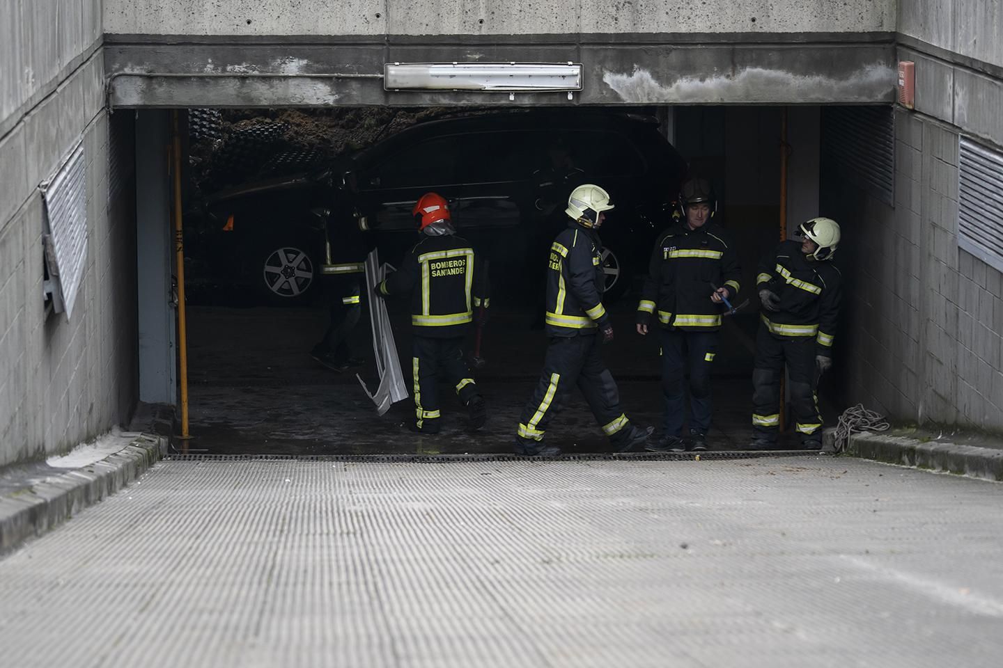 Hundimiento del parking de Nueva Montaña (Santander). | JOAQUÍN GÓMEZ SASTRE