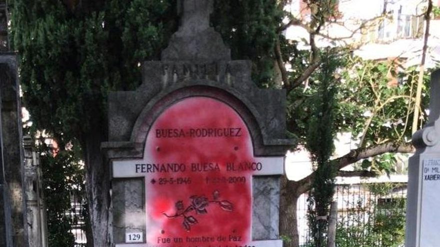 Panorámica del odio en Álava: desde pintadas a la familia Abascal a agresiones de padres a hijos homosexuales