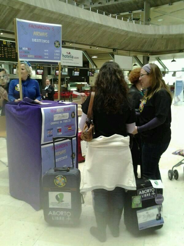 'PPes´ABORTOUR' en el Aeropuerto de Tenerife.