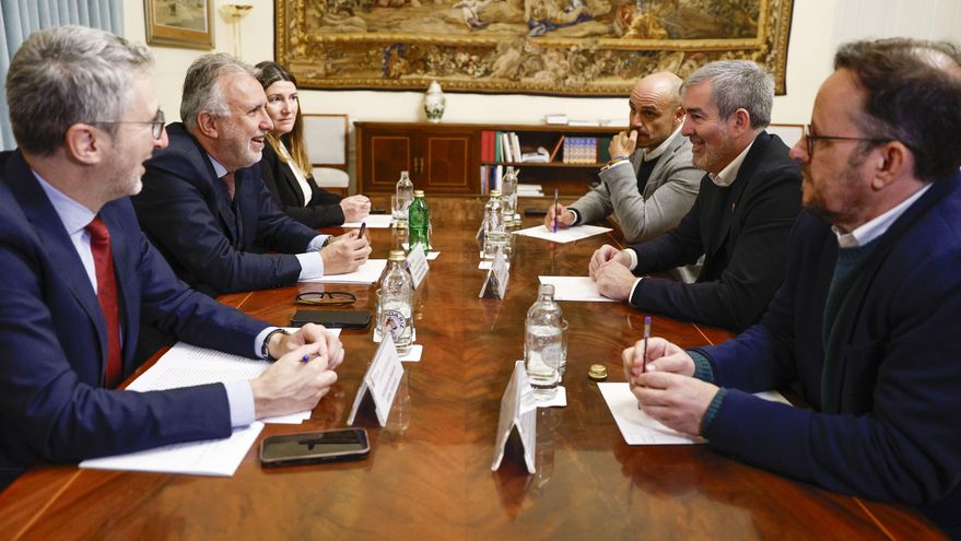 El Gobierno central y Canarias se dan 10 días para cerrar un reparto extraordinario de menores migrantes