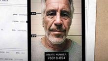 Ficha policial de Jeffrey Epstein/Netflix