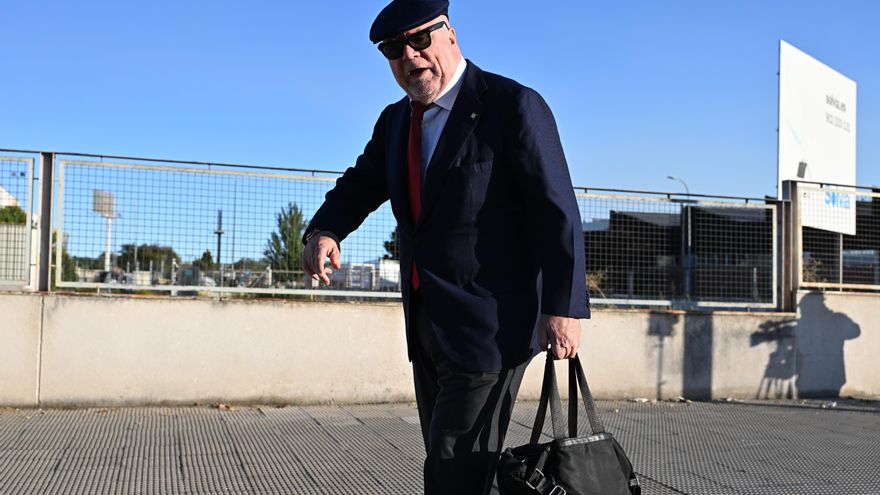 Imagen del excomisario José Villarejo a su llegada a la Audiencia Nacional en San Fernando de Henares, Madrid, este lunes. EFE/ Fernando Villar