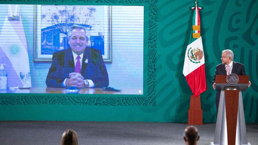 "Nos hacen sentir más independientes", dijo Fernández al anunciar nuevo envío de vacunas de México
