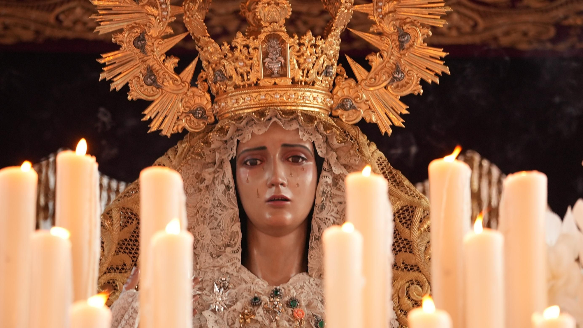 La procesión de la Hermandad del Descendimiento, en imágenes