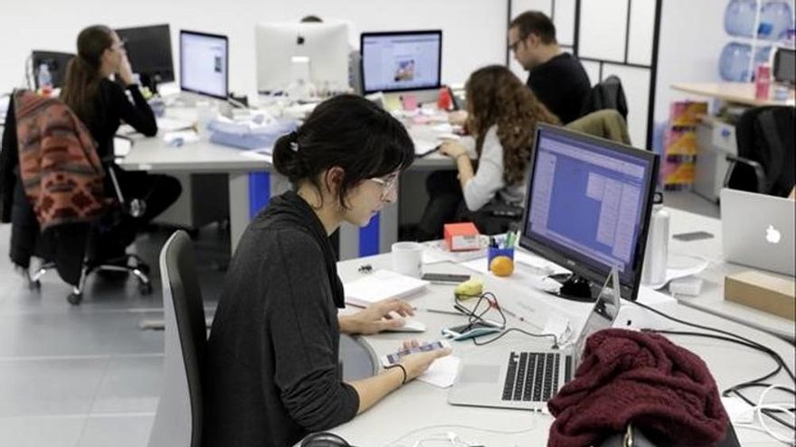 Trabajadores que ya fueron vacunados pueden ser llamados a la presencialidad