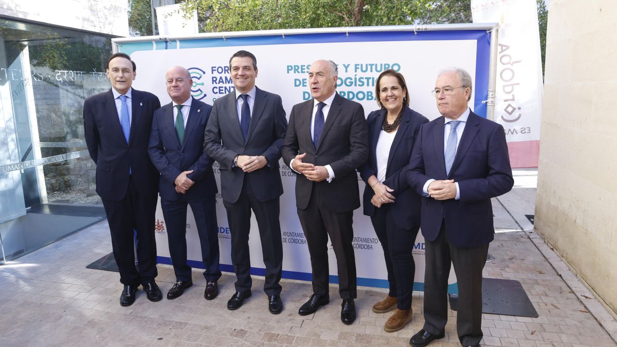 Junta y ayuntamientos piden adelantar la autopista ferroviaria de mercancías con la Base Logística como revulsivo