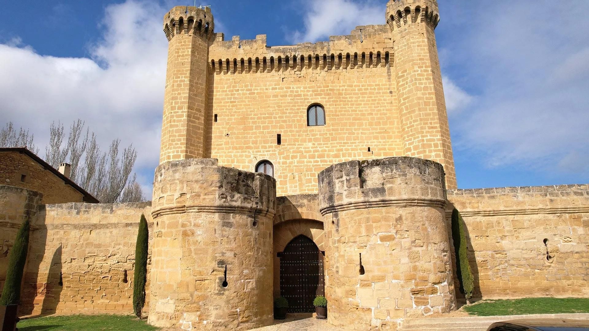 Castillo-Palacio de Sajazarra.