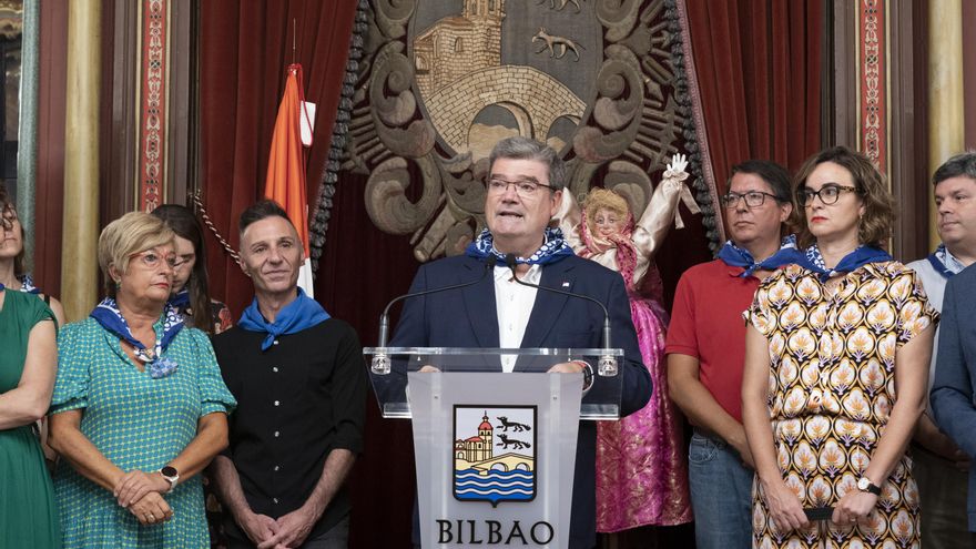 Bilbao sanciona a los dos policías municipales que participaron en una trifulca con comparseras en su tiempo libre en fiestas