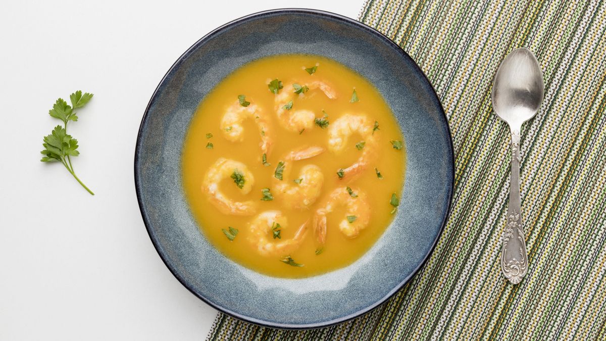 Sopa cremosa de marisco