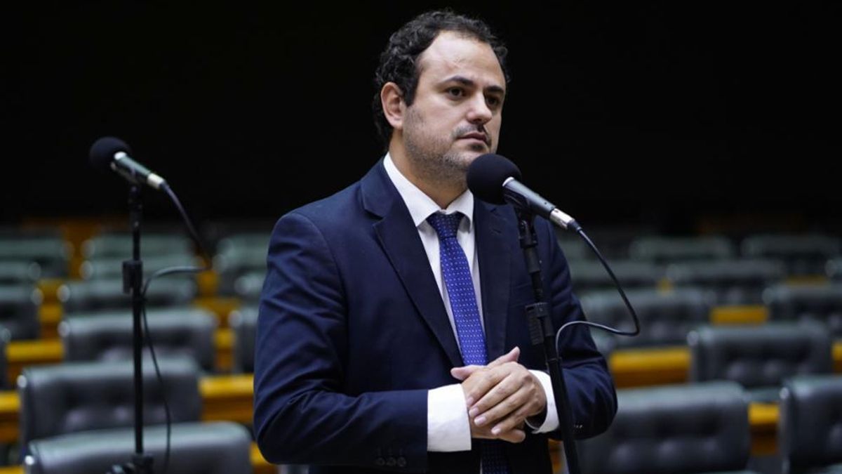 Glauber Braga, diputado brasileño: "El papel de la izquierda es demostrar que no somos un apéndice del 'establishment'"