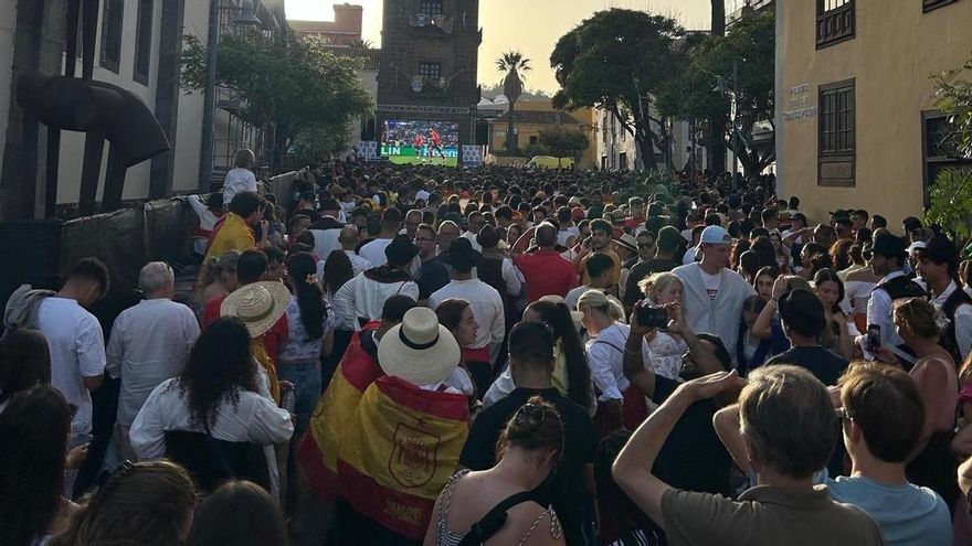 Polémica en La Laguna por proyectar el partido de España-Bélgica en una de sus fiestas tradicionales más importantes