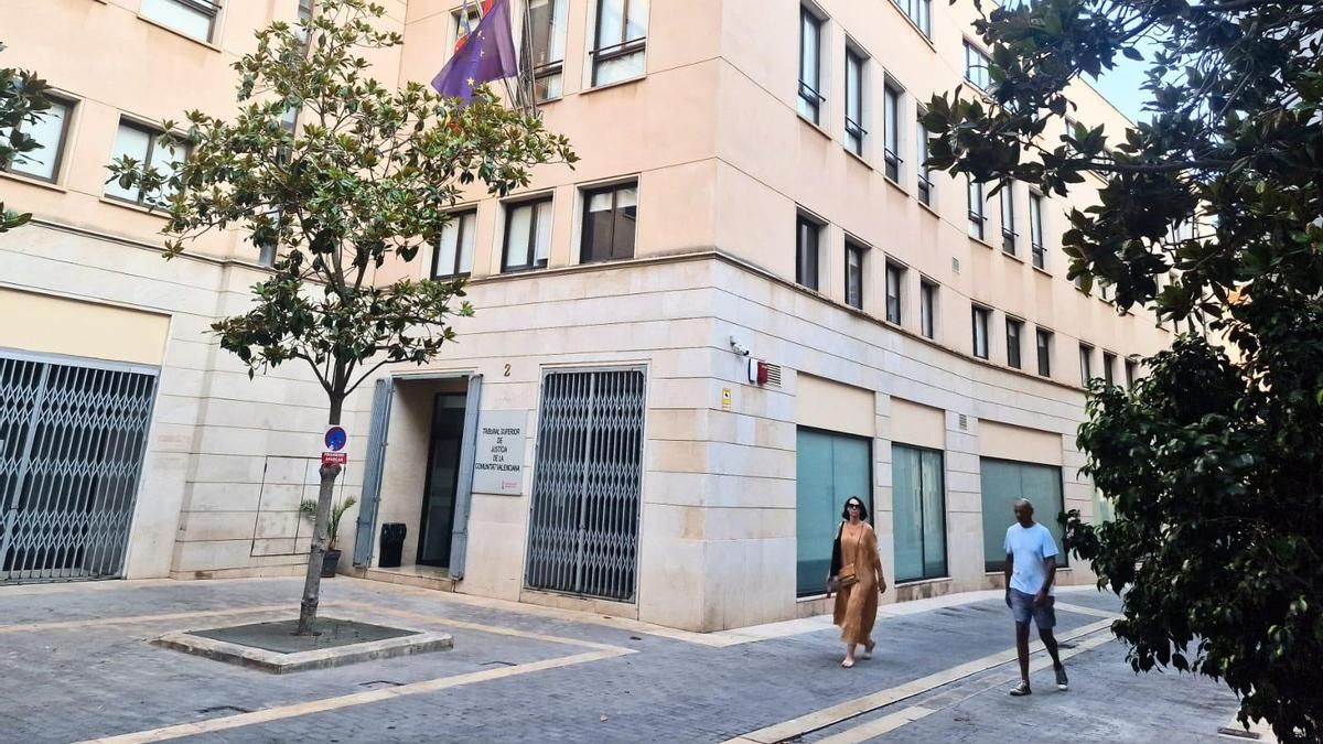 Una sentencia tumba el veto a la petición de residencia temporal por la dana de un migrante al desechar el informe policial