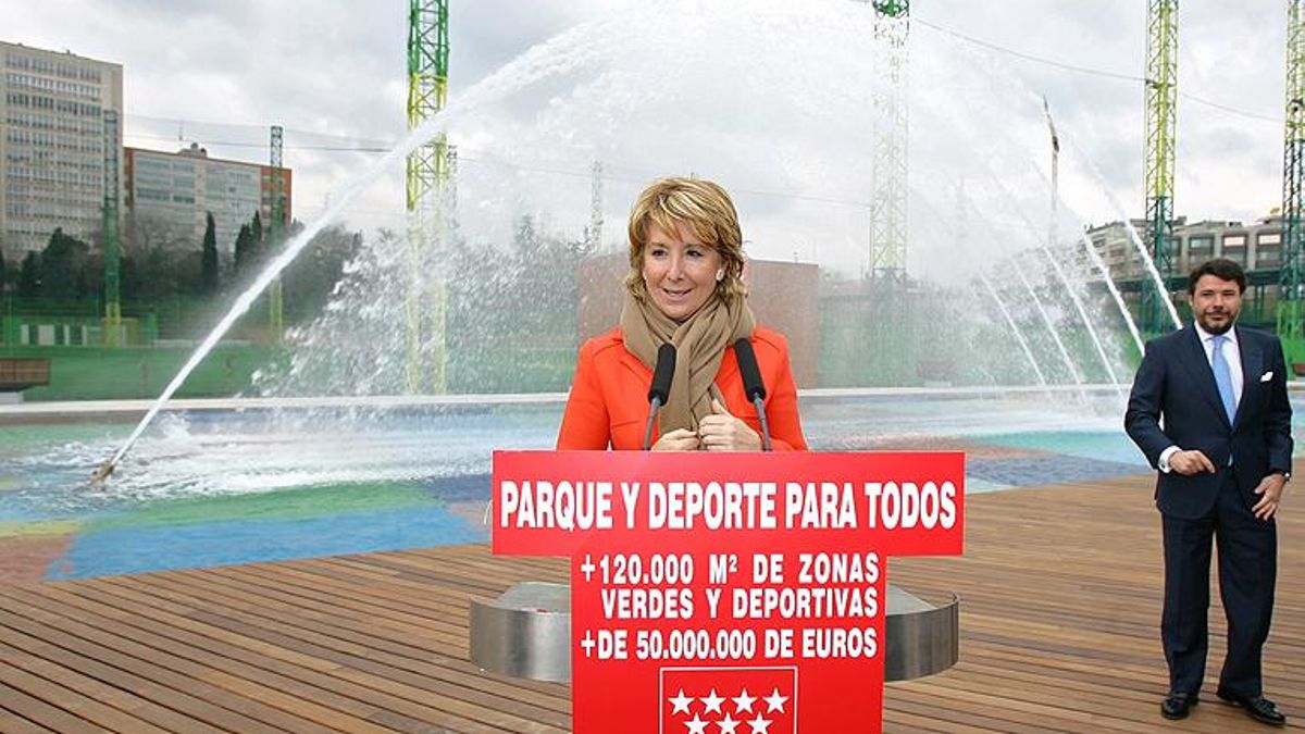 Esperanza Aguirre e Ignacio González en la inauguración de las instalaciones en marzo de 2007.