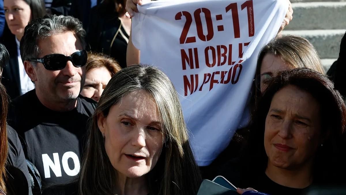 Las víctimas de la dana consideran una "vergüenza" el cierre de la comisión de investigación de la dana en las Corts