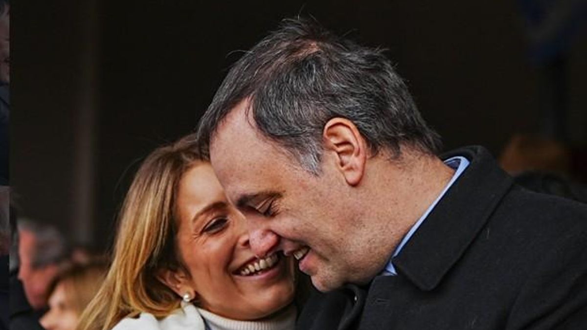 Revelan que los pasajes de Adorni y su esposa costaron más de US$10.000 y se reservaron a nombre de "Jefatura.gob.ar"