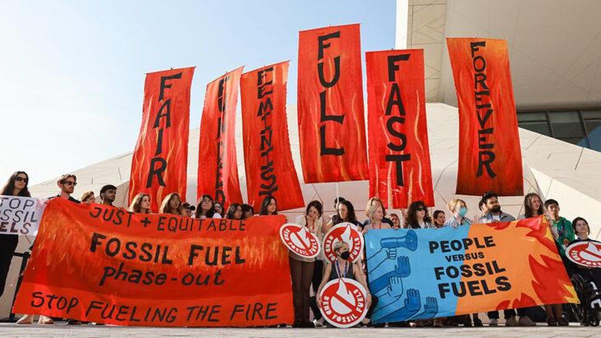 Pese a los reclamos para reducir el uso de combustibles fósiles, éstos aún suministran el 80.7 % de la energía mundial. Foto: COP28/Andrea DiCenzo