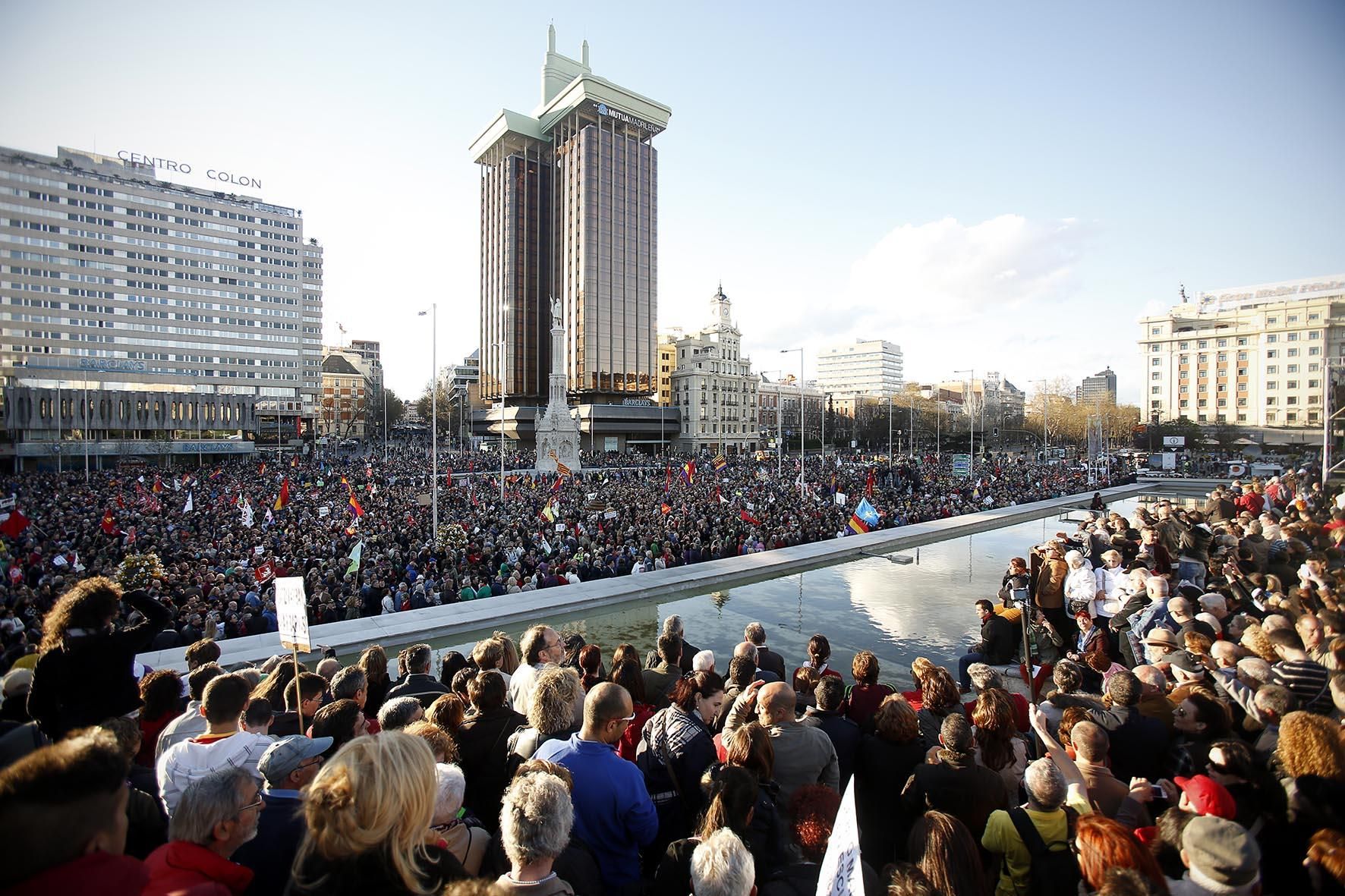 La manifestación, a su llegada a Colón / Olmo Calvo