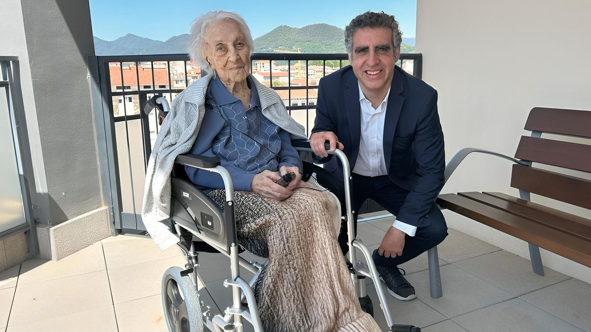 Maria Branyas junto al investigador Manel Esteller