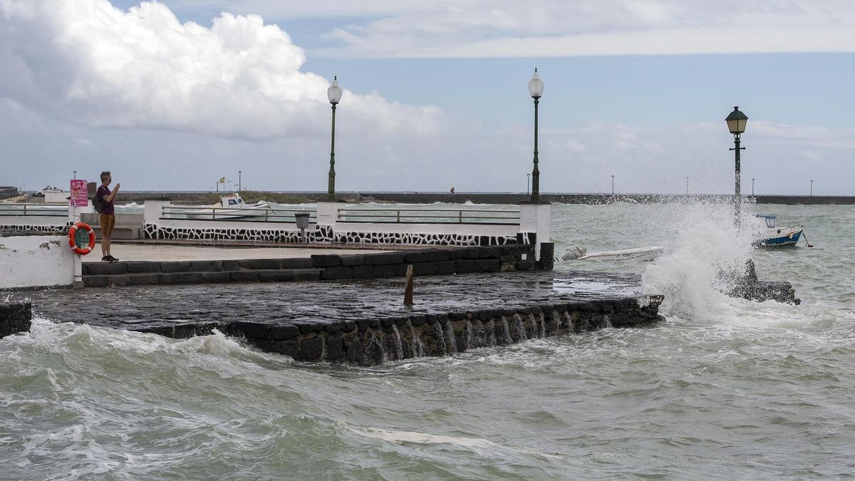 Oleaje en Lanzarote por la borrasca Therese.