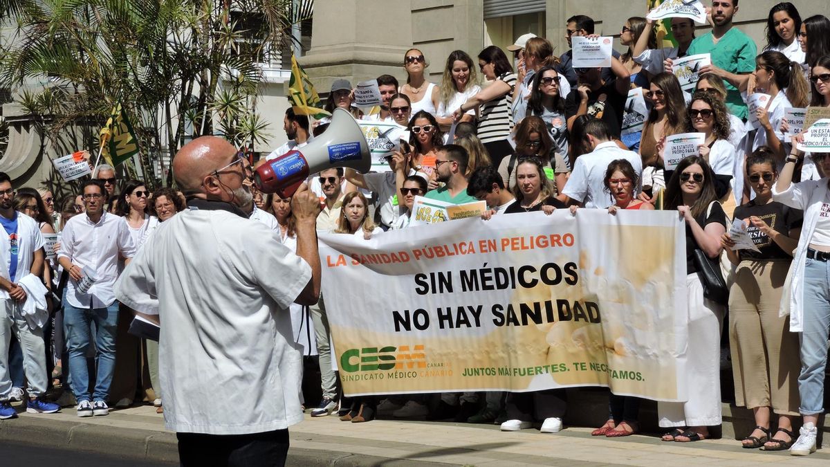 Médicos protestan en Tenerife por un estatuto marco "decente" que les "dignifique" y "preserve" la sanidad pública
- EUROPA PRESS