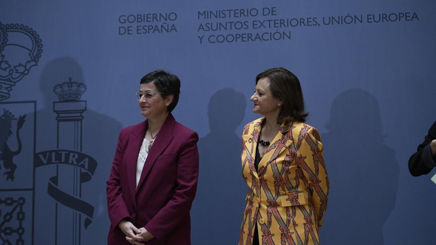 (I-D) La ministra de Asuntos Exteriores, Unión Europea y Cooperación, Arancha González Laya; y la nueva secretaria de Estado de Asuntos Exteriores y para Iberoamérica y el Caribe, Cristina Gallach, durante la toma de posesión de los secretarios de Estado