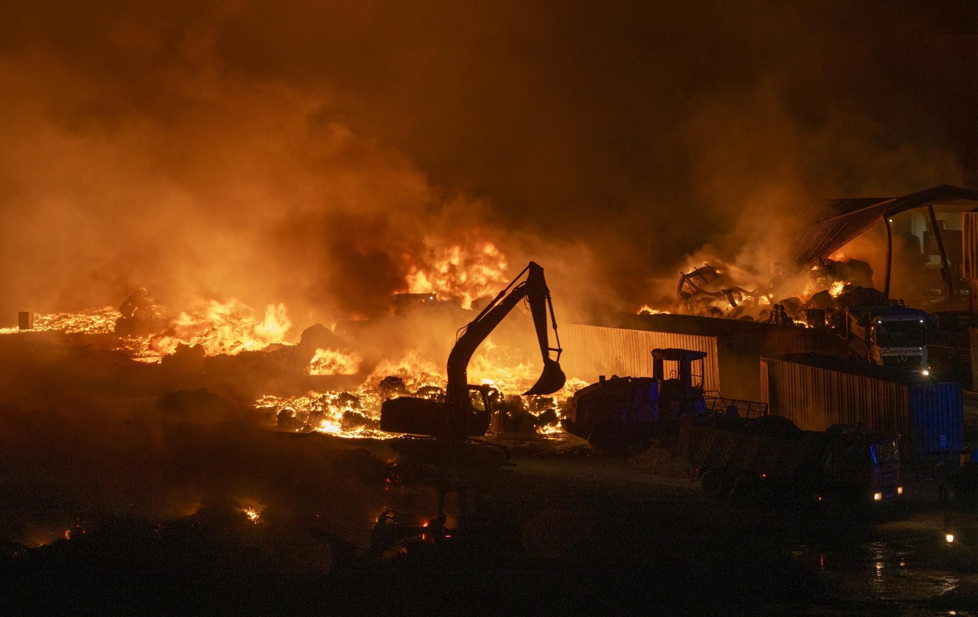 El incendio del vertedero de Lanzarote. EFE/Adriel Perdomo
