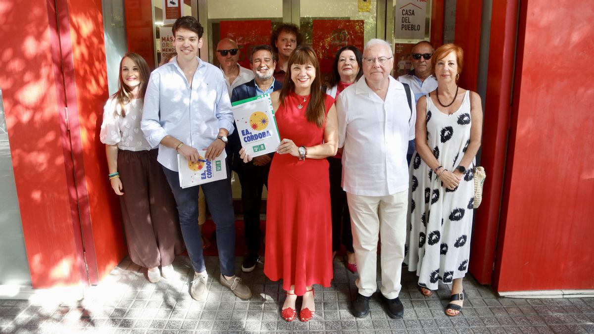 La parlamentaria socialista Victoria Fernández presenta su candidatura a las primarias del PSOE, para ser candidata a la alcaldía de Córdoba