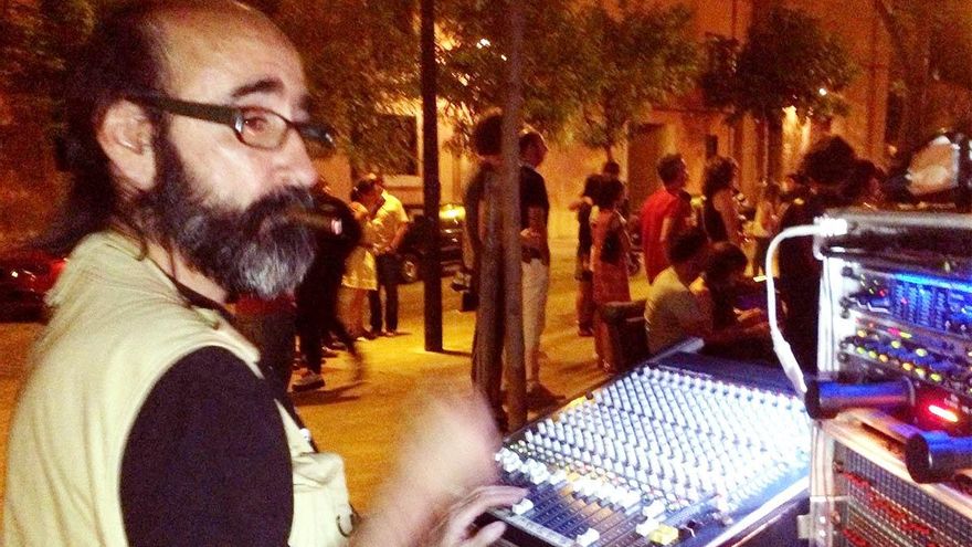 José María Marcilla Aramburez, 'Buru', sonorizando un evento en León. // León Audio