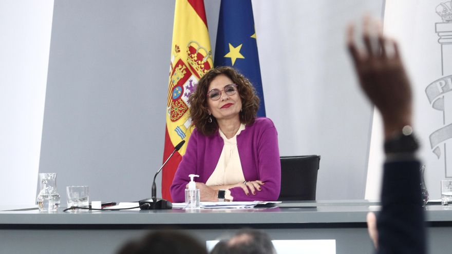 La ministra de Hacienda y portavoz del Gobierno, María Jesús Montero, durante la rueda de prensa tras el Consejo de Ministros