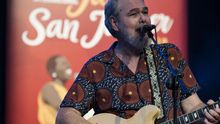 Fernando Rubio desplegando sus historias musicales