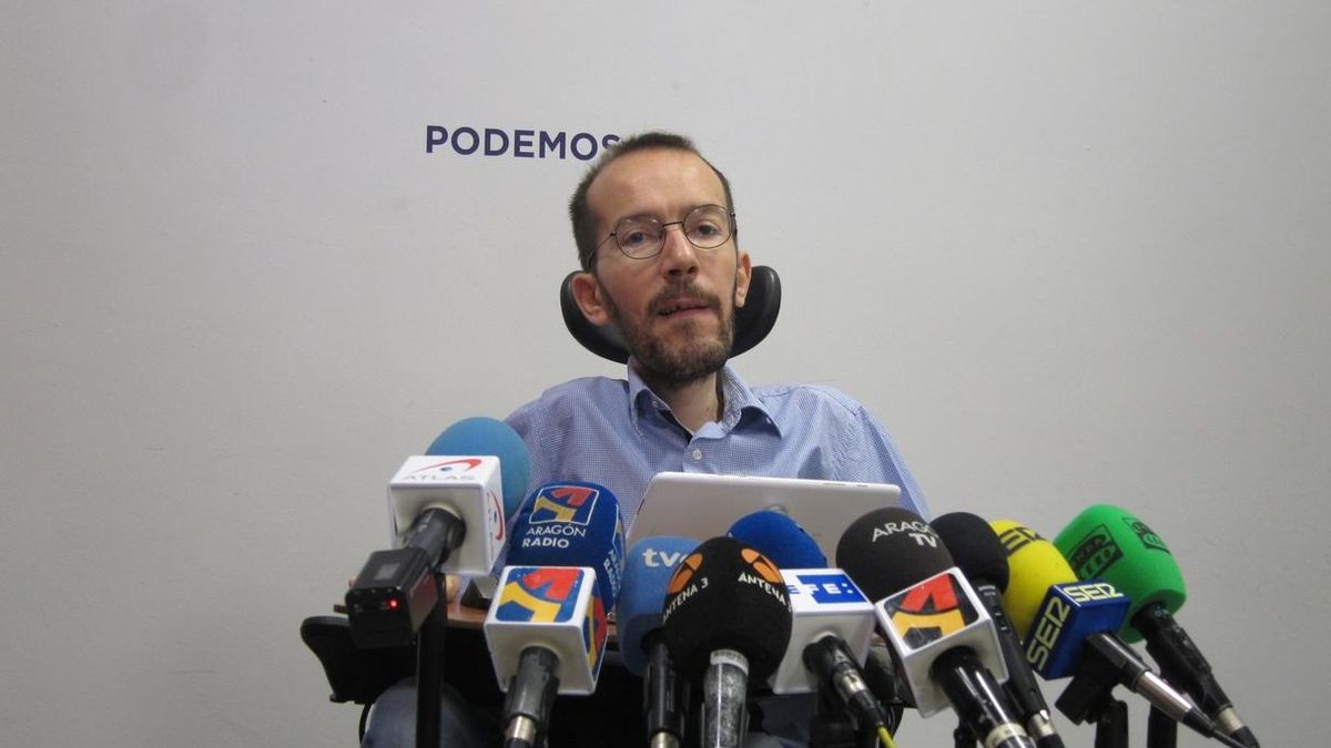 Echenique critica que Maduro utiliza la misma "táctica" que Rajoy de "hablar de otro país para no hablar del suyo"