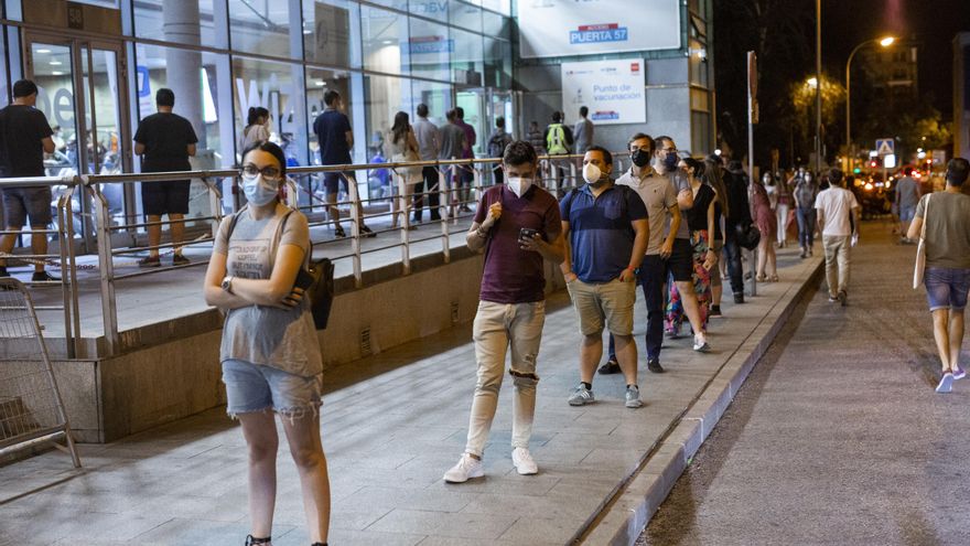 Peregrinaje en Madrid de hospital en hospital para la segunda de Pfizer