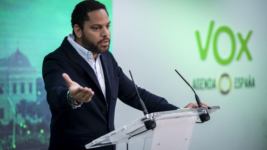 Archivo - El secretario general de Vox, Ignacio Garriga, durante una rueda de prensa posterior a la reunión del Comité de Acción Política. Archivo.