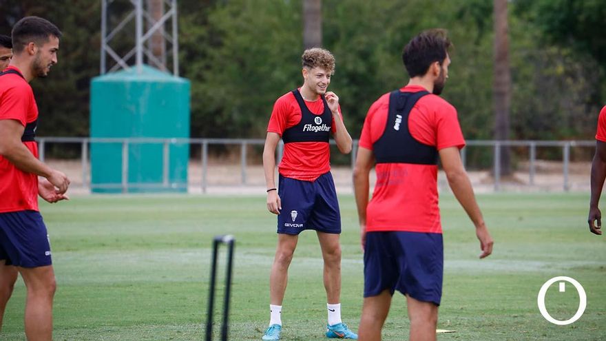 Nuevo hombre a la enfermería: Simo sufre un esguince de tobillo