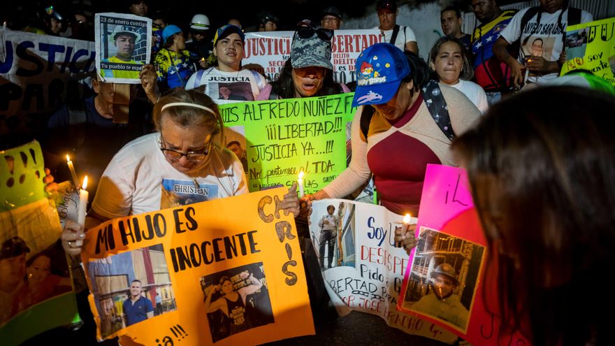 Familiares de venezolanos presos en El Salvador piden a Bukele liberar a los migrantes