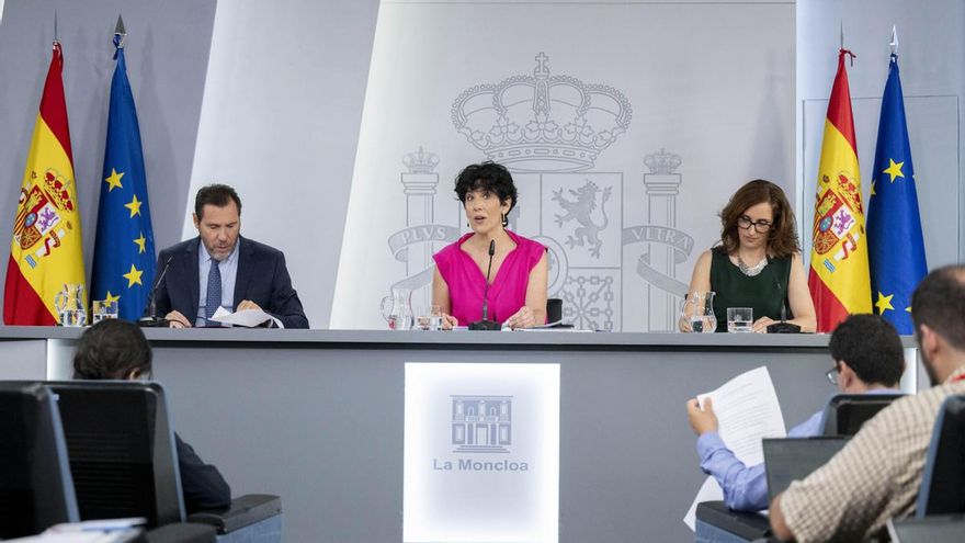 La ministra de Inclusión, Seguridad Social y Migraciones y portavoz del Gobierno, Elma Saiz, tras el Consejo de Ministros de este martes.