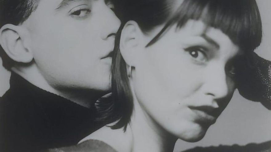 Amor, techno y house en el Berlín reunificado: la historia de la mujer a la sombra de Gabi Delgado