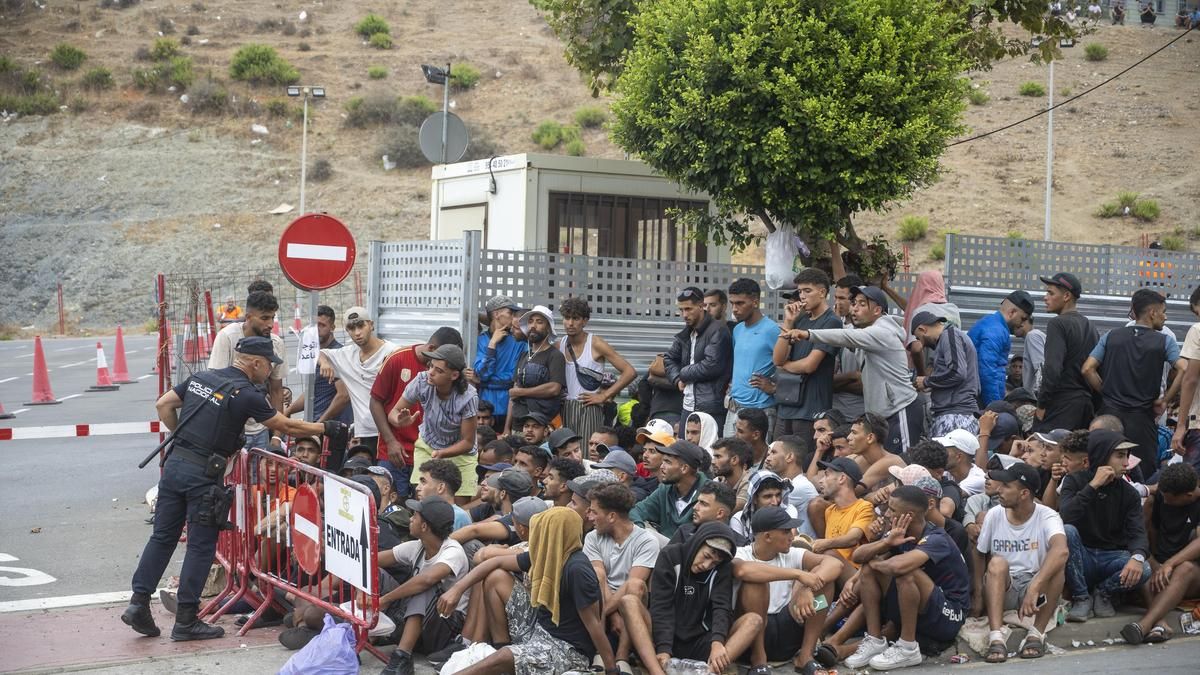 El odio amenaza con extenderse en Ceuta: del acoso racista al castigo a quien ayuda