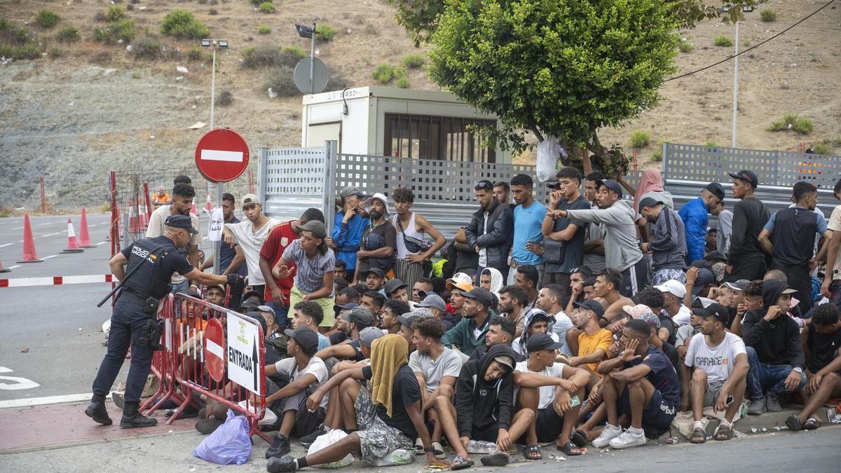 El odio amenaza con extenderse en Ceuta: del acoso racista al castigo a quien ayuda