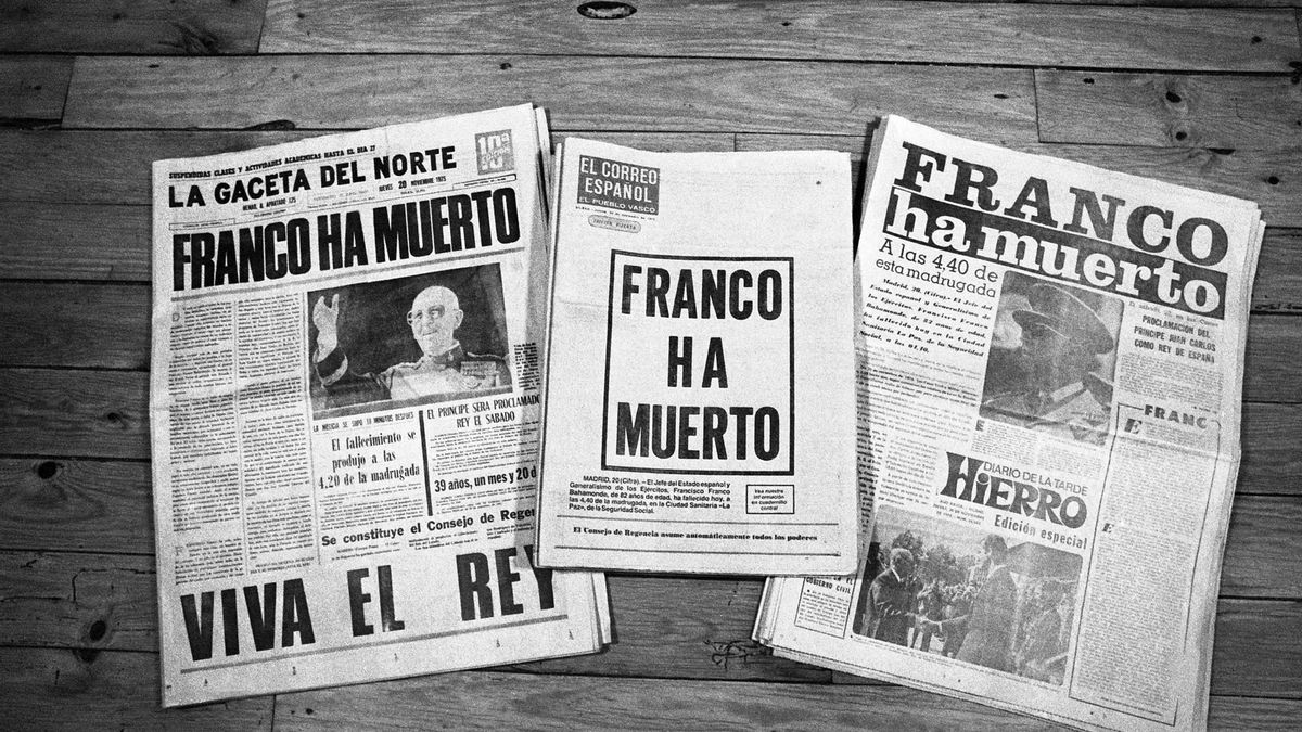 20 de noviembre de 1975. Los periódicos de Bilbao sacan sucesivas ediciones a la calle informando de las últimas noticias sobre la muerte de Franco.